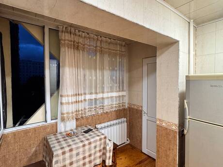 Azadlıq Prospektidə 3 otaqlı köhnə tikili mənzil kirayə verilir, 90 m², 800 AZN/ay, şəkil 4 / 11