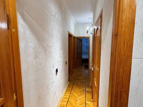 Azadlıq Prospektidə 3 otaqlı köhnə tikili mənzil kirayə verilir, 90 m², 800 AZN/ay, şəkil 3 / 11
