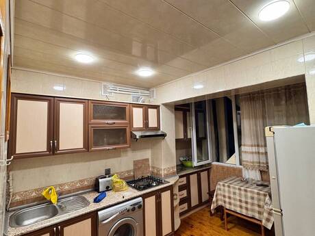 Azadlıq Prospektidə 3 otaqlı köhnə tikili mənzil kirayə verilir, 90 m², 800 AZN/ay, şəkil 5 / 11
