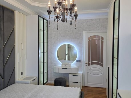 8-ci mikrorayonda 3 otaqlı yeni tikili mənzil kirayə verilir, 135 m², 1 300 AZN/ay, şəkil 5 / 12