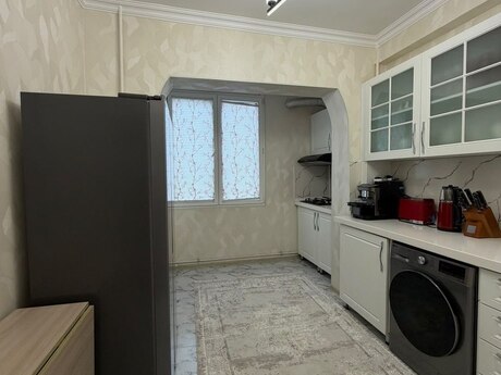 2-room old-build apartment for sale in Yeni Yasamal, 68 m², 180 000 AZN, photo 4 / 12