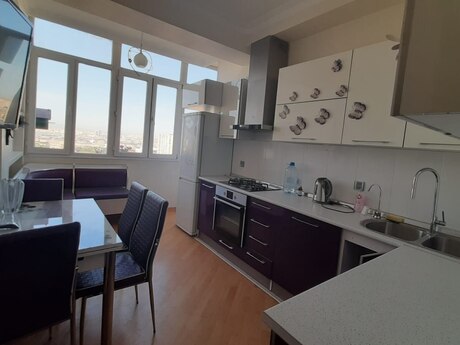 8-ci mikrorayonda 2 otaqlı yeni tikili mənzil kirayə verilir, 90 m², 700 AZN/ay, şəkil 5 / 12