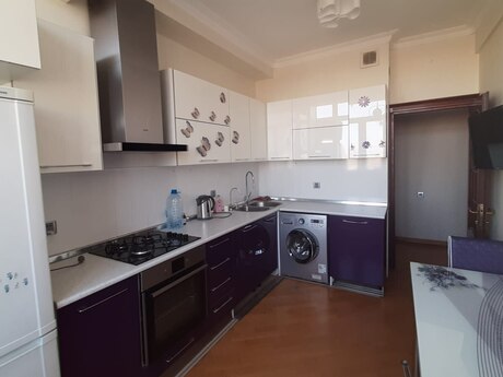 8-ci mikrorayonda 2 otaqlı yeni tikili mənzil kirayə verilir, 90 m², 700 AZN/ay, şəkil 4 / 12