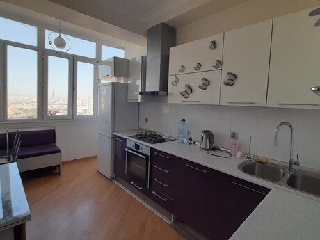 8-ci mikrorayonda 2 otaqlı yeni tikili mənzil kirayə verilir, 90 m², 700 AZN/ay, şəkil 3 / 12