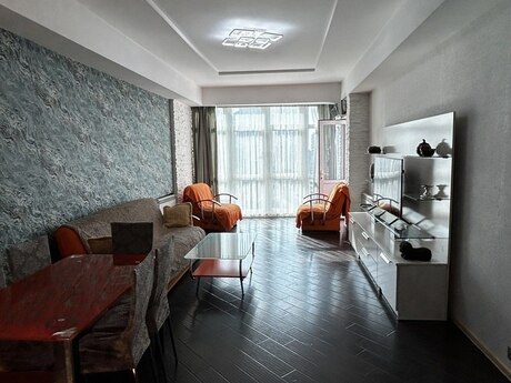 3-room new-build apartment for rent in Şah İsmayıl Xətai, 100 m², 1 700 AZN/mo, photo 2 / 12