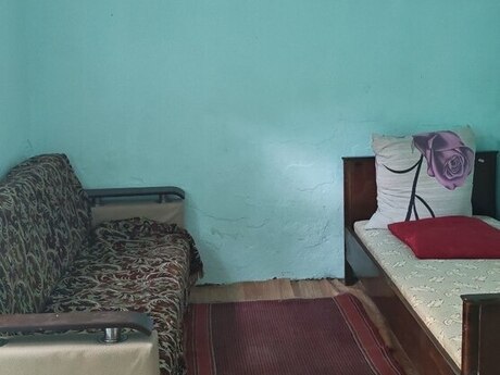 Bakıxanovda 1 otaqlı həyət evi kirayə verilir, 15 m², 250 AZN/ay, şəkil 2 / 3