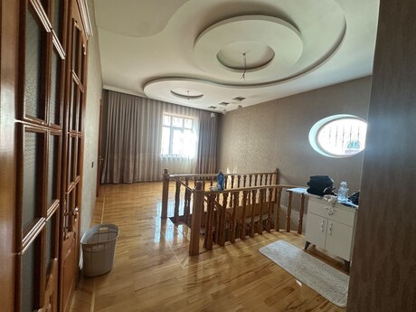 3 otaqlı ev, 182 m², Bakıxanov, 1 700 AZN
