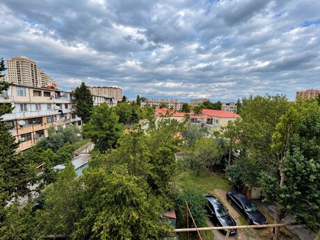 3 otaq · 85 m² · 4/5 mərtəbə, Bakıxanov