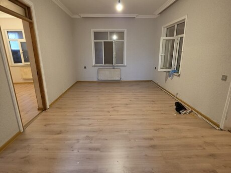 5 otaq · 130 m²
