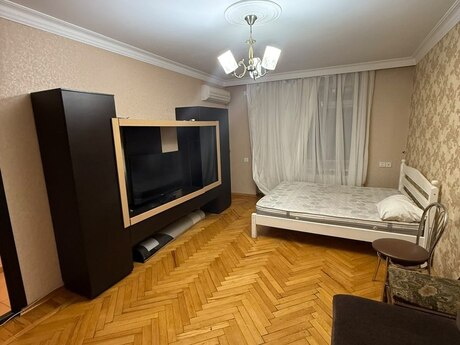 Продаётся 1-комнатная квартира в новостройке, Elmlər Akademiyası, 38 м², 130 000 AZN, фото 2 / 9