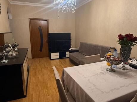 6-cı mikrorayonda 2 otaqlı köhnə tikili mənzil kirayə verilir, 55 m², 547 AZN/ay, şəkil 3 / 7