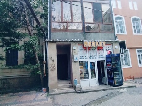 6 otaqlı ev, 250 m², Ceyhun Hacıbəyli küçəsi, 200 AZN