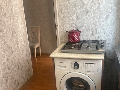 Abşeronda 1 otaqlı yeni tikili mənzil kirayə verilir, 32 m², 350 AZN/ay, şəkil 2 / 6