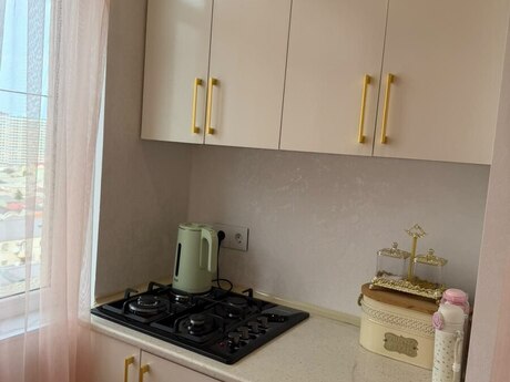 Abşeronda 1 otaqlı yeni tikili mənzil kirayə verilir, 40 m², 400 AZN/ay, şəkil 2 / 9