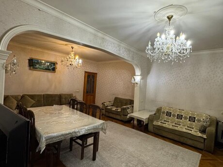 Azadlıq Prospektidə 5 otaqlı köhnə tikili mənzil satılır, 125 m², 275 000 AZN, şəkil 2 / 12