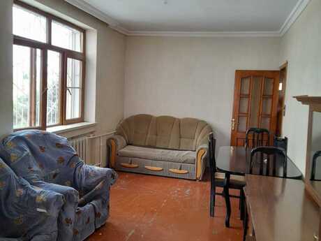 Bakıxanovda 2 otaqlı köhnə tikili mənzil satılır, 40 m², 107 000 AZN, şəkil 2 / 6