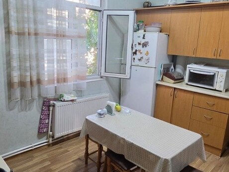 3-room old-build apartment for rent in 28 May, 80 m², 800 AZN/mo, photo 2 / 12