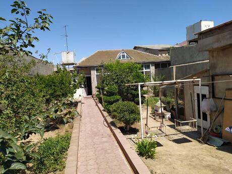 Keşlədə 6 otaqlı həyət evi satılır, 180 m², 250 000 AZN, şəkil 2 / 12