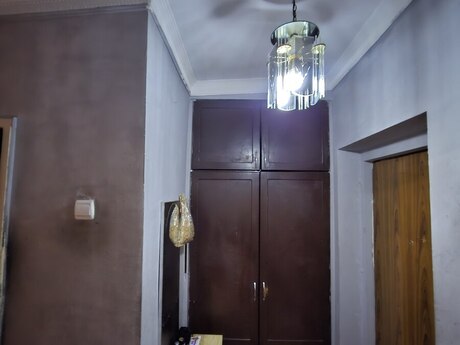 İnşaatçılarda 2 otaqlı köhnə tikili mənzil satılır, 52 m², 138 000 AZN, şəkil 3 / 11