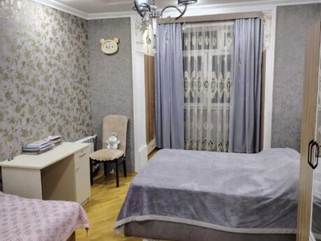 Binəqədidə 2 otaqlı köhnə tikili mənzil satılır, 70 m², 205 000 AZN, şəkil 2 / 6