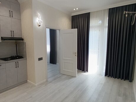 28 Mayda 2 otaqlı köhnə tikili mənzil satılır, 35 m², 180 000 AZN, şəkil 2 / 12