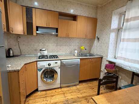 Gənclikdə 3 otaqlı köhnə tikili mənzil kirayə verilir, 72 m², 950 AZN/ay, şəkil 3 / 8