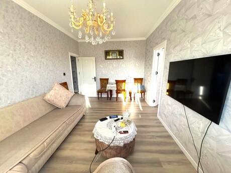 Qaraçuxurda 4 otaqlı köhnə tikili mənzil satılır, 100 m², 195 000 AZN, şəkil 2 / 8