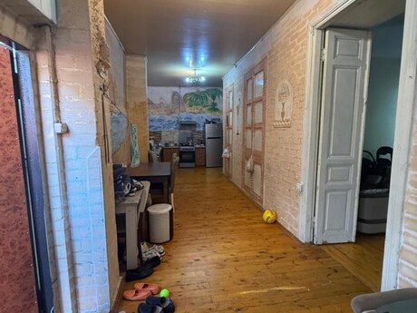 İçəri Şəhərdə 4 otaqlı köhnə tikili mənzil satılır, 90 m², 205 000 AZN, şəkil 3 / 10