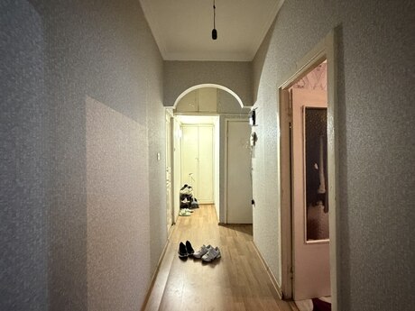 Qaraçuxurda 2 otaqlı köhnə tikili mənzil satılır, 65 m², 140 000 AZN, şəkil 4 / 12
