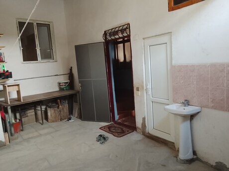 4 otaq · 90 m² · 1/1 mərtəbə, Pəhlivan Fərzəliyev