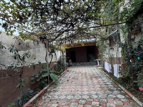 4 otaq · 150 m² · 1/1 mərtəbə, Avtovağzal