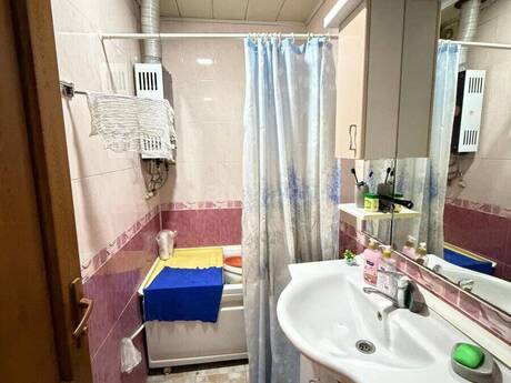 Azadlıq Prospektidə 2 otaqlı köhnə tikili mənzil satılır, 65 m², 202 000 AZN, şəkil 3 / 12