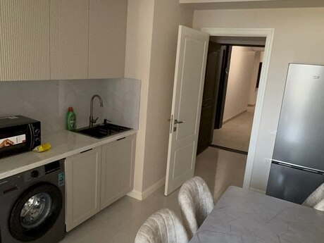 City Garden kompleksində 3 otaqlı yeni tikili mənzil kirayə verilir, 85 m², 1 300 AZN/ay, şəkil 2 / 12