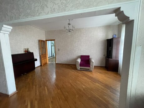 İnşaatçılarda 4 otaqlı köhnə tikili mənzil kirayə verilir, 115 m², 800 AZN/ay, şəkil 5 / 12