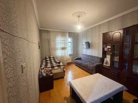 3 otaqlı mənzil, 60 m², Qaraçuxur, 200 AZN