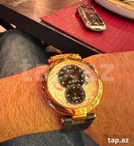 Bovet 19 Thirty Rose Gold