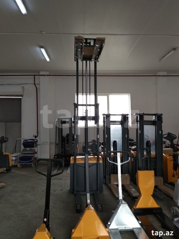 Batareyalı çəngəlli yük qaldıran "HochkraftCDDR15-III" (10)