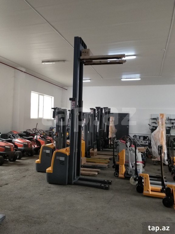 Batareyalı çəngəlli yük qaldıran "HochkraftCDDR15-III" (9)
