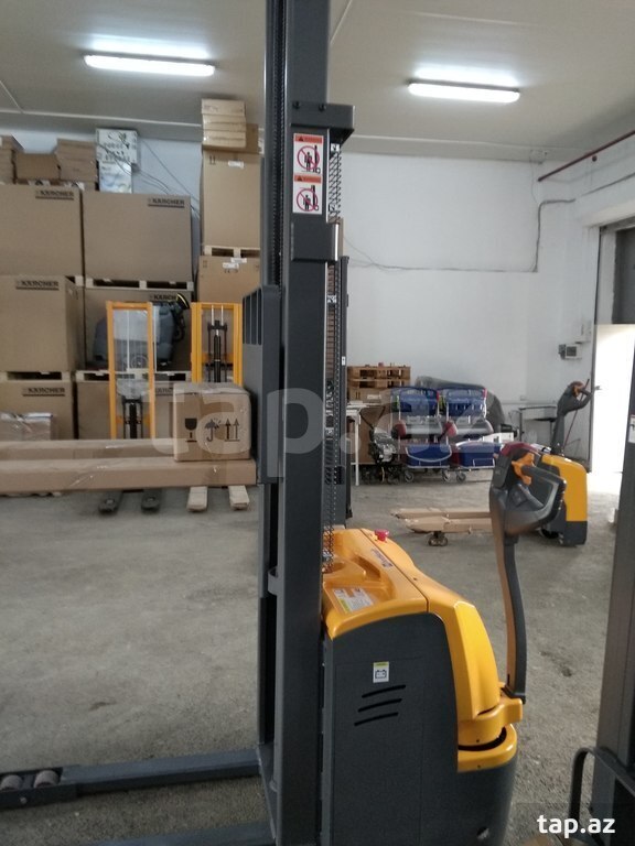 Batareyalı çəngəlli yük qaldıran "HochkraftCDDR15-III" (8)