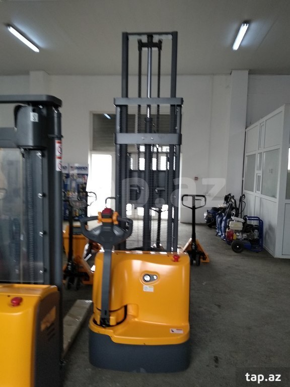 Batareyalı çəngəlli yük qaldıran "HochkraftCDDR15-III" (5)