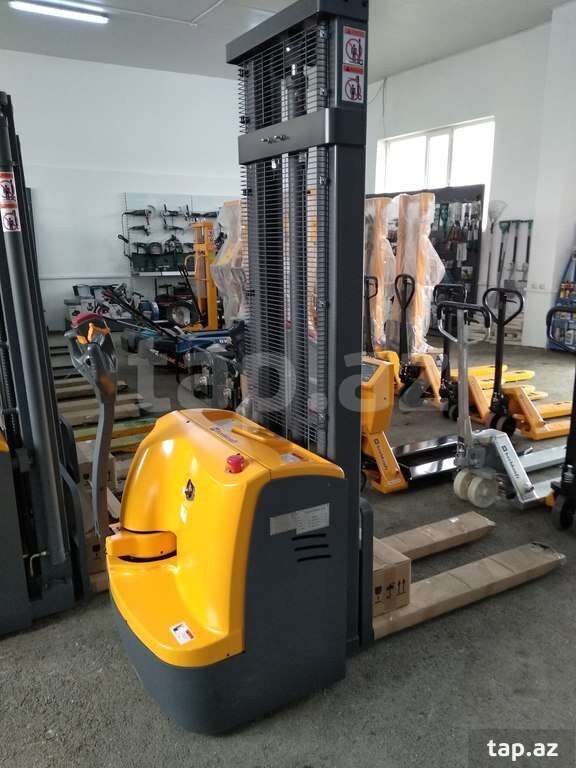 Batareyalı çəngəlli yük qaldıran "HochkraftCDDR15-III" (12)