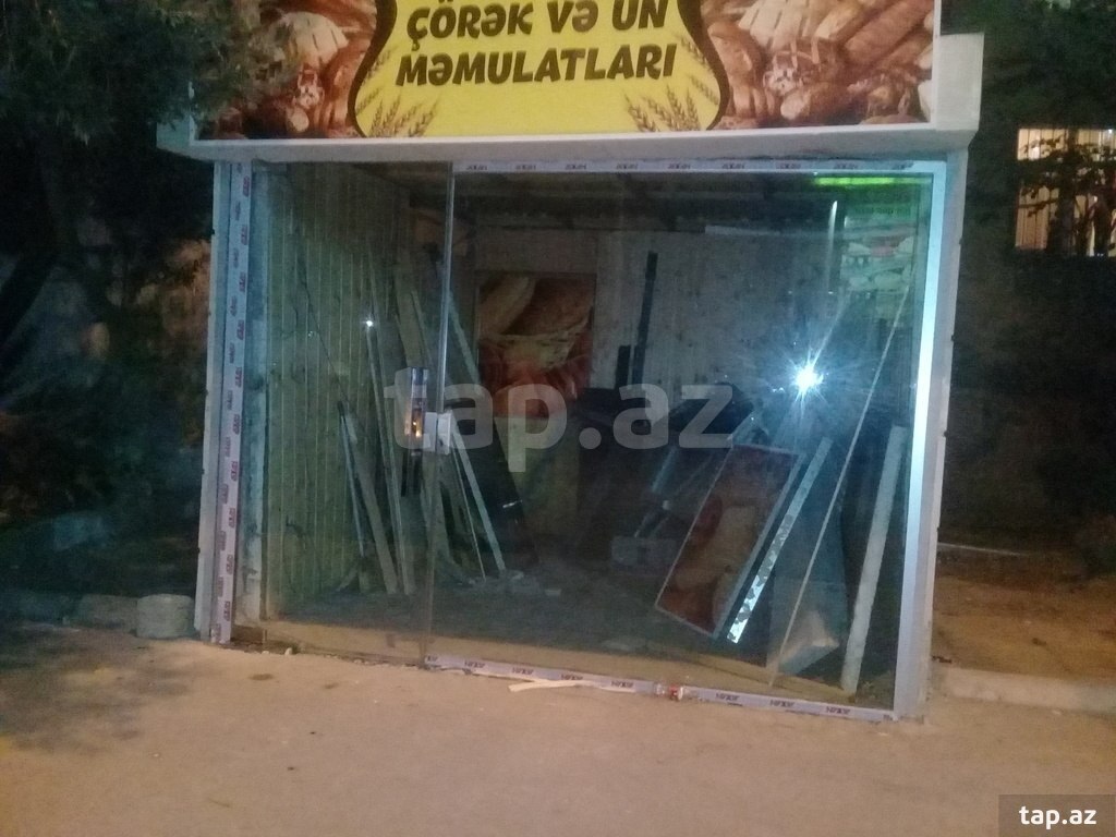Şüşə arakəsmələr (2)