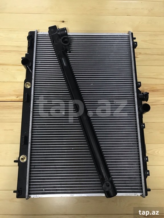 "Infinity FX45" radiator qapaqları