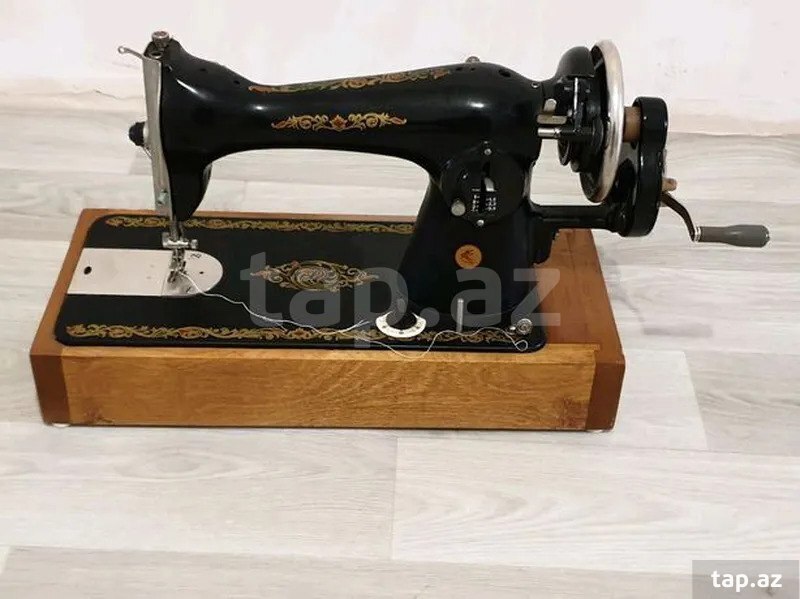 Юрий подолка. Натюрморт швейная машина. Подолка. Ремонт швейной машинки подольск. Подолка швейная машинка.