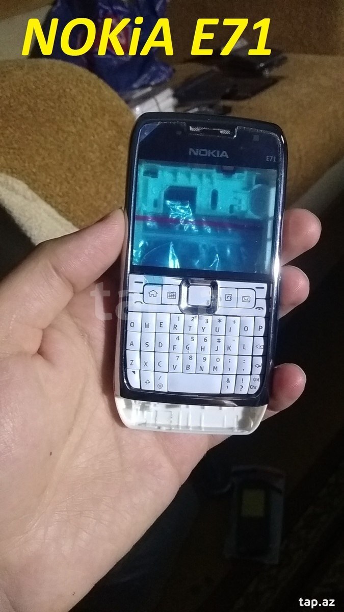 "Nokia E71" korpusu