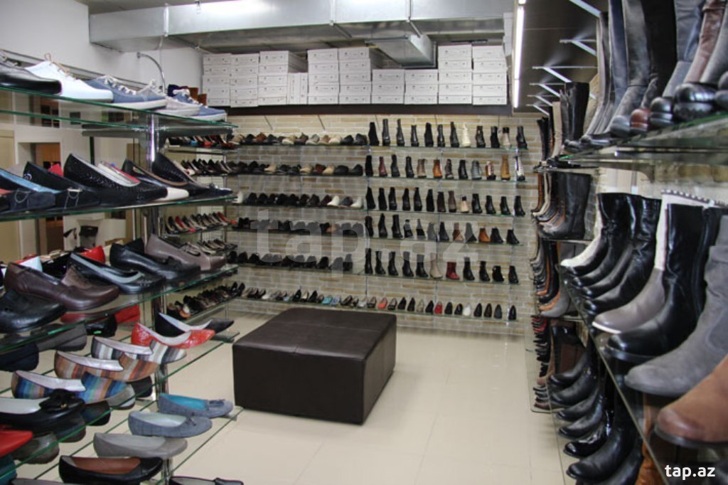 Мир большой обуви. Женская обувь больших размеров на Автозаводской. Рынок на Автозаводской обувной. Обувь на Автозаводской. Автозаводская рынок обуви.