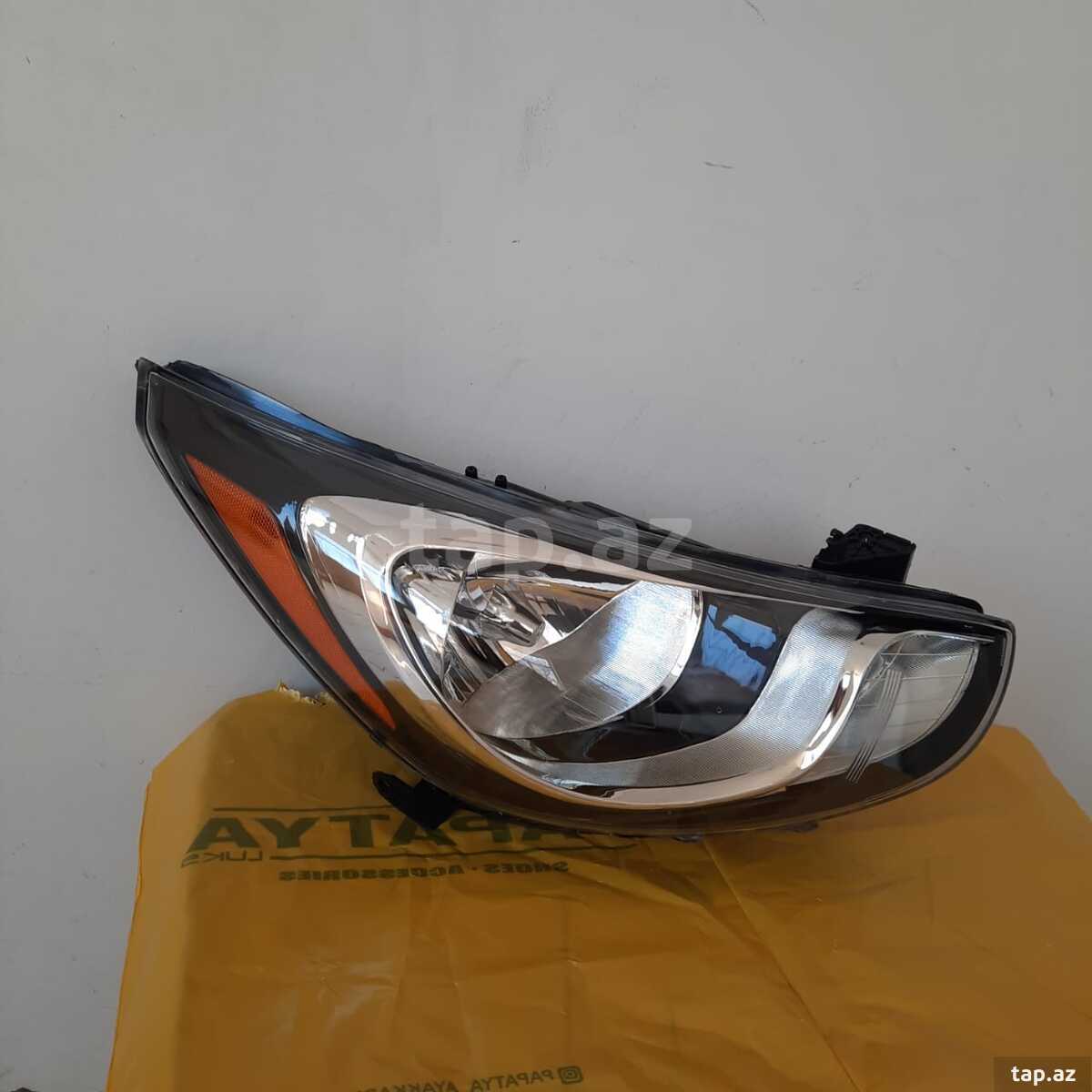 "Hyundai Accent Usa 2011" farası