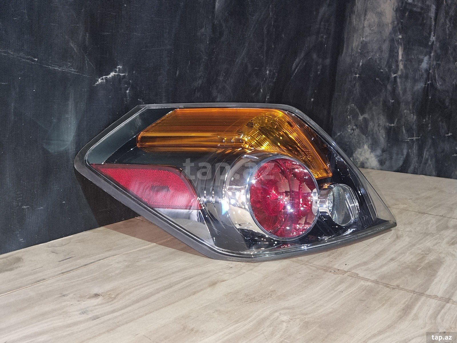 "Nissan Altima 2008-2012" stop işığı (2)