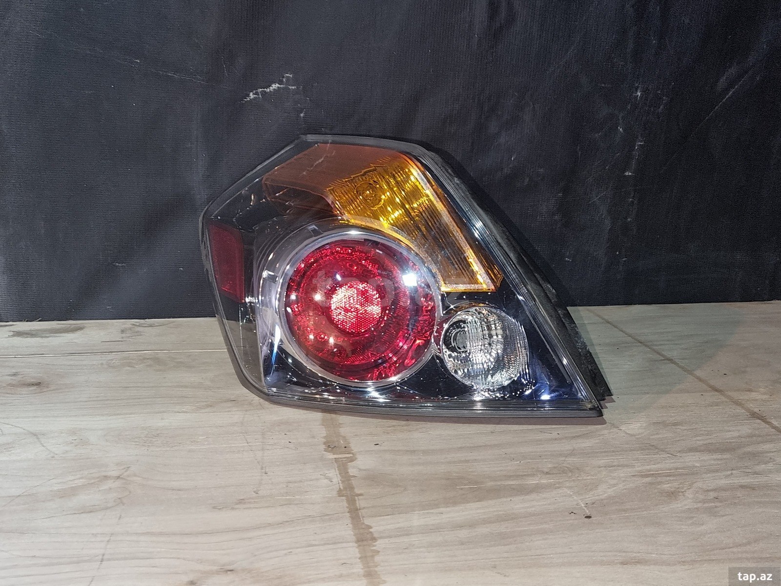 "Nissan Altima 2008-2012" stop işığı