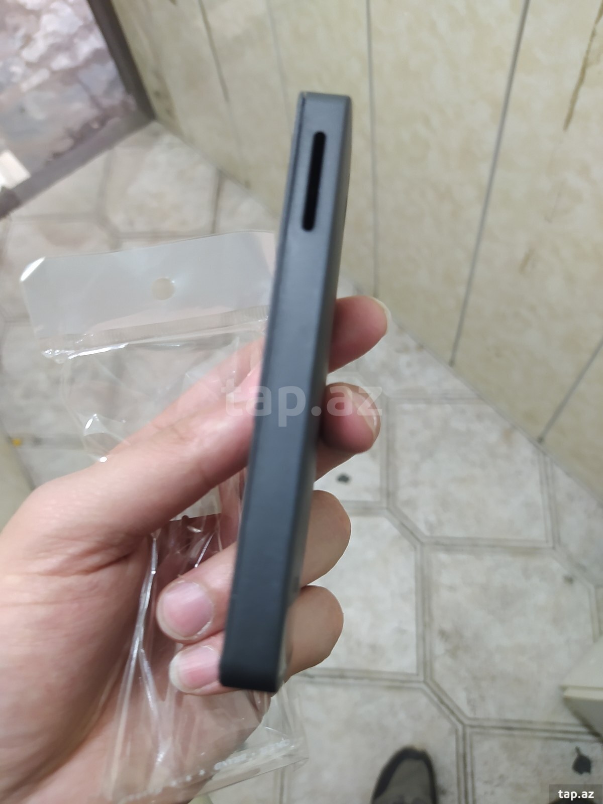 "Nokia 515" korpusu (3)